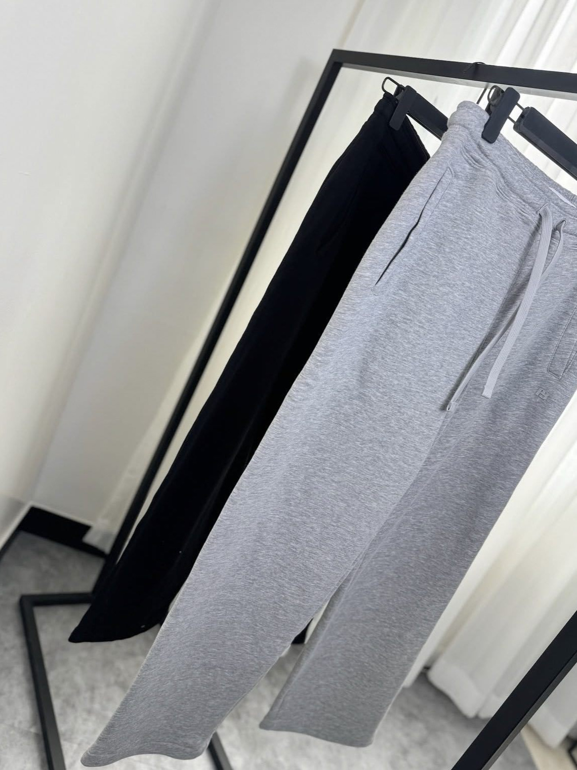 Europa y los Estados Unidos otoño y invierno de color sólido con pantalones casuales de terciopelo para hombres y mujeres, pantalones deportivos de cintura elástica y cálidos sueltos transfronterizos image 5