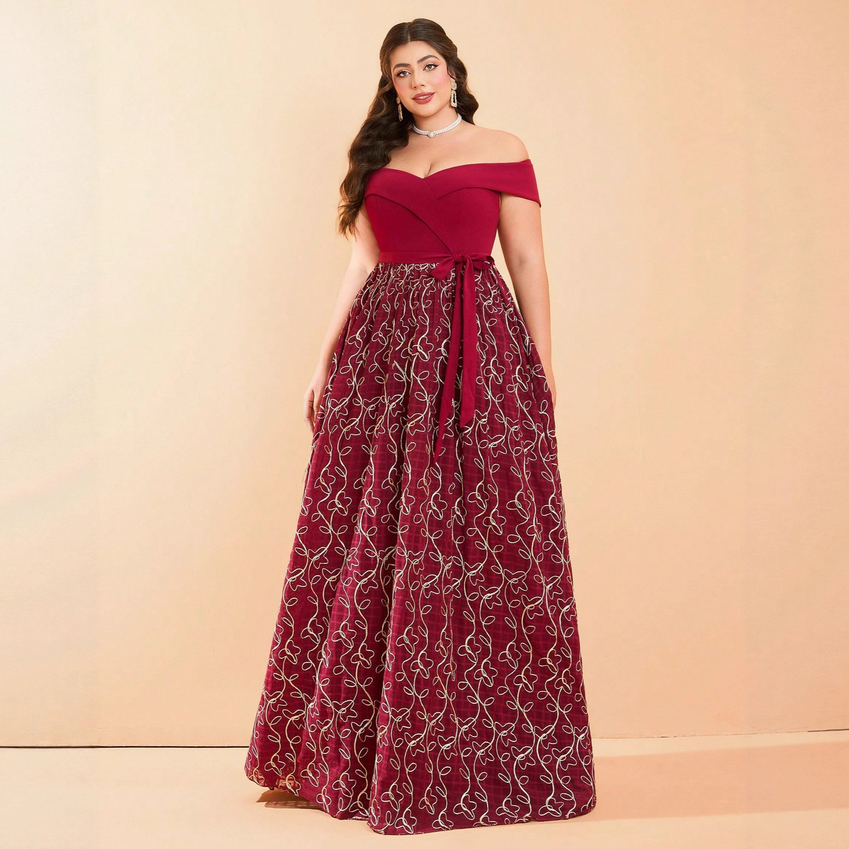 Europa y los Estados Unidos transfronterizos nuevos hombros grandes vestidos de noche temperamento delgado vestido de cumpleaños vestido de adultos mujeres