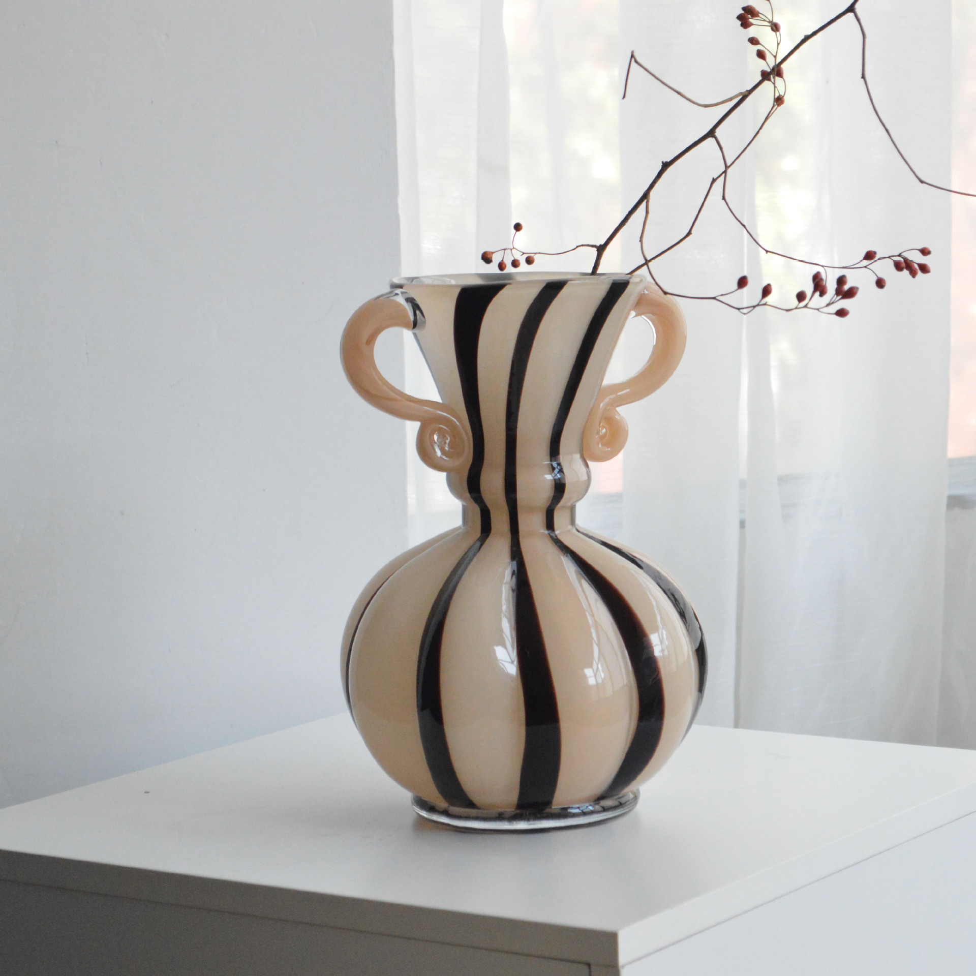 Piccolo vaso in vetro Fenton dipinto a mano in stile vintage francese con decorazioni delicate, accessori di alto valore_voghion.com