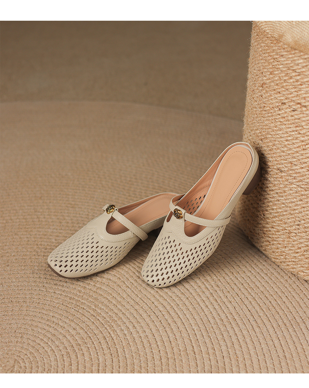 Dép sandal nữ quai chữ V da dê, gót thấp 3,5 cm, mũi kín hở gót — màu trắng ngà chi tiết 14