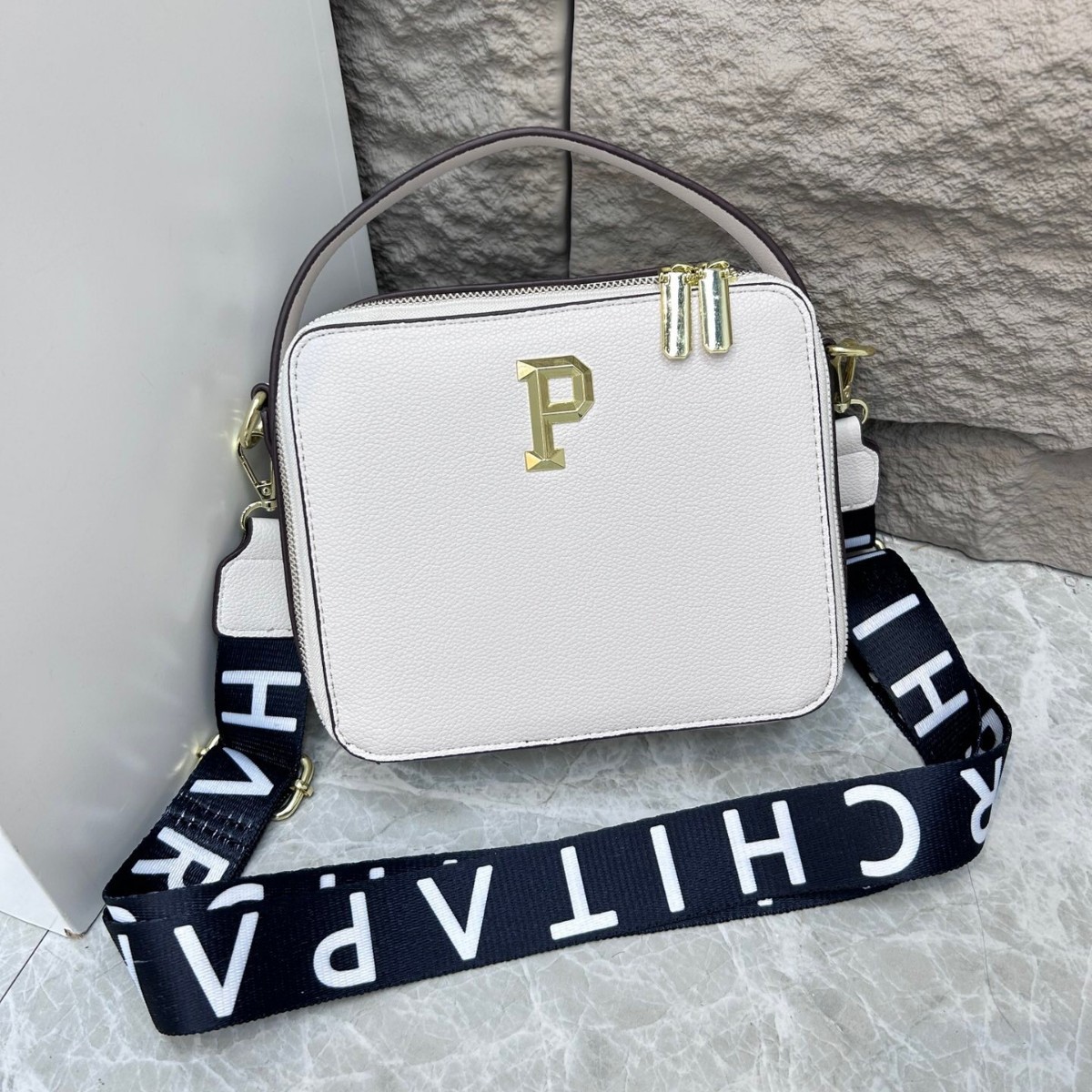 Amazon transfronterizo 2024 nuevo bolso de caja de letras de moda de mujeres p estilo europeo y americano calle de hombro mochila