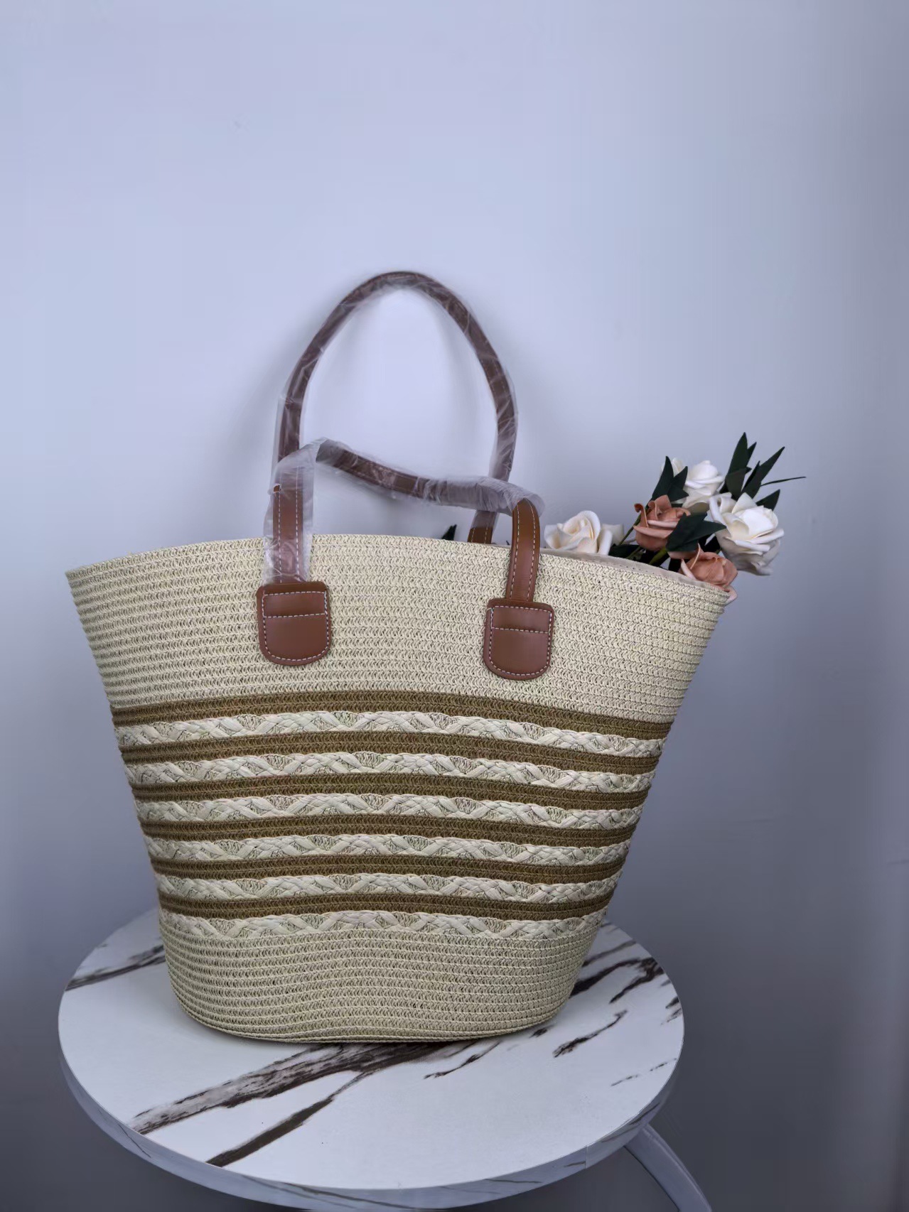 Five-party debate-beige mixed with khaki