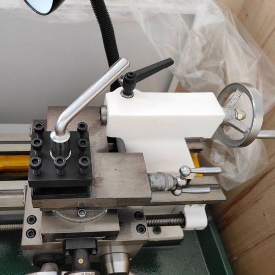 Supply LT625 instrument lathe small bench lathe optional stepless speed regulation and belt shift