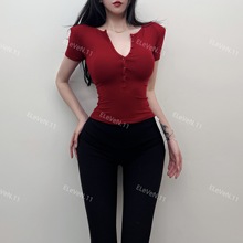 好哇塞红！基本款百搭性感显身材单排扣紧身T恤打底衫上衣ins