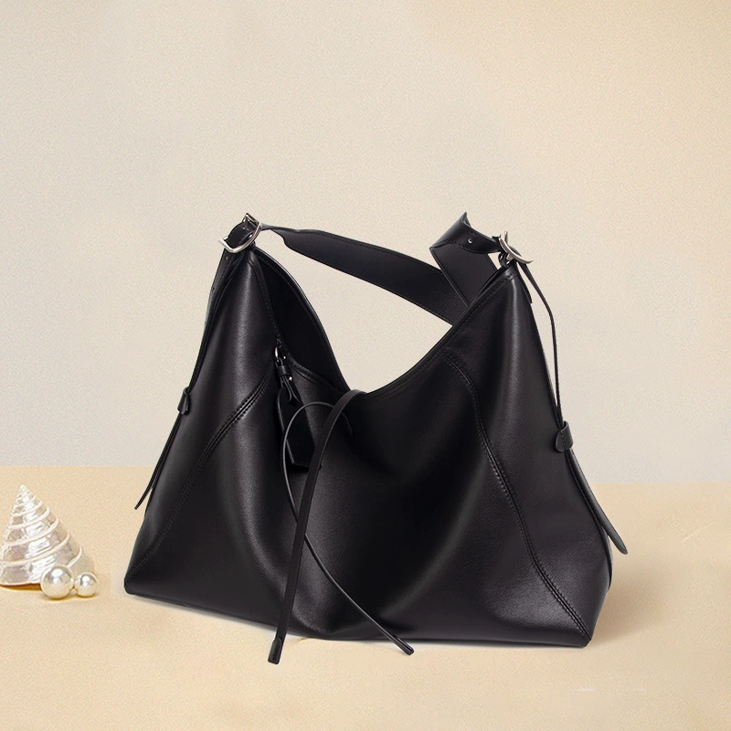 Capacious universal shoulder bag, genuine leather, high-end