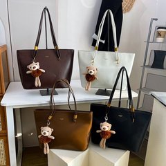 大容量复古简约托特包女外出通勤百搭单肩包PU质感纯色休闲手提包