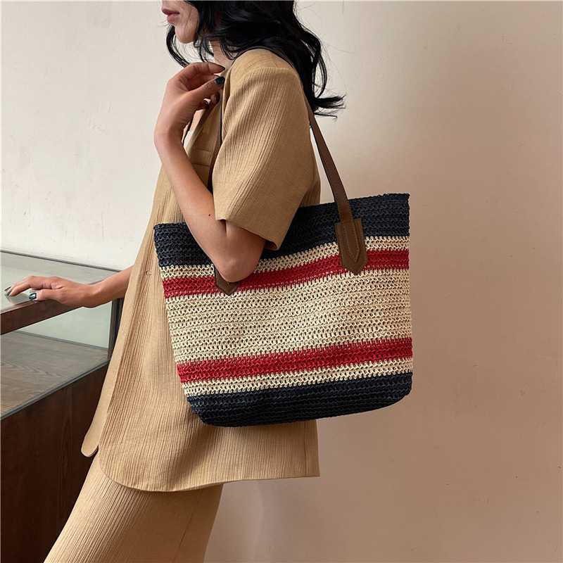 Wholesale of new straw woven bags for Spring 2025, large-capacity cross-border trendy and fashionable tote bags, casual commuting underarm bags undefined