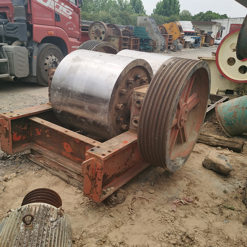 二手对辊破碎机 1000*800型二手对辊制砂设备 双辊式制砂设备