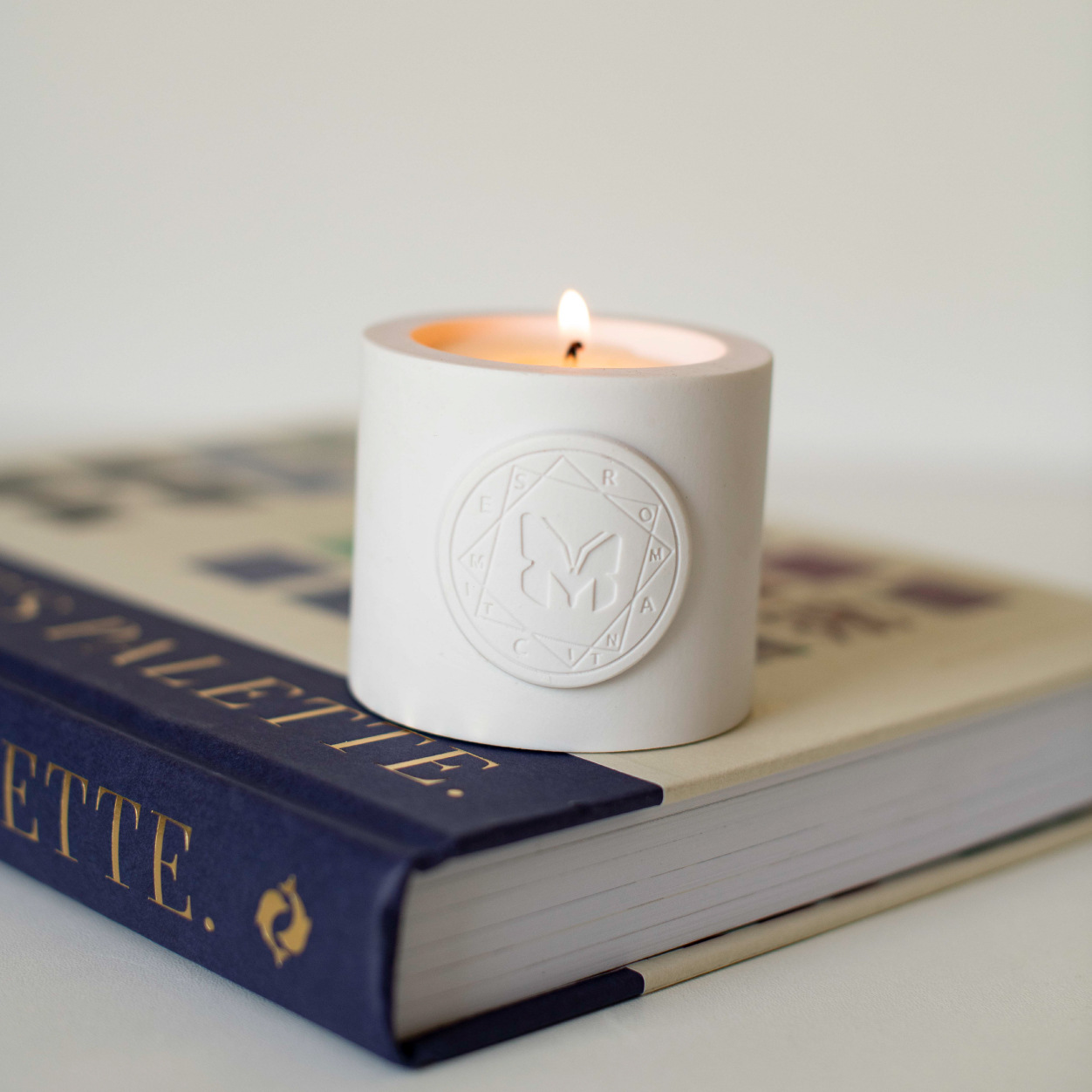 Transfronterizo venta caliente escultura griega estilo aromaterapia taza cera universo adivinar como regalo de cumpleaños bienestar del cliente