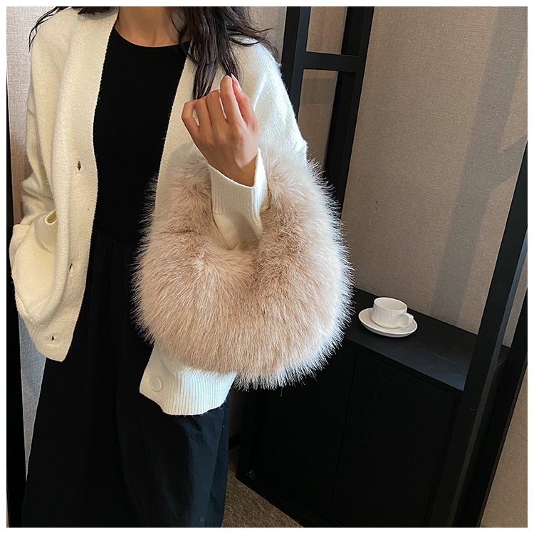 Women's Medium Winter Autumn Plush Solid Color Cute Bucket Zipper Handbag display picture 4