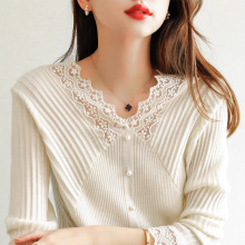 2022新款秋冬减龄钩花镂空蕾丝边针织衫v领毛衣单穿打底衫上衣女