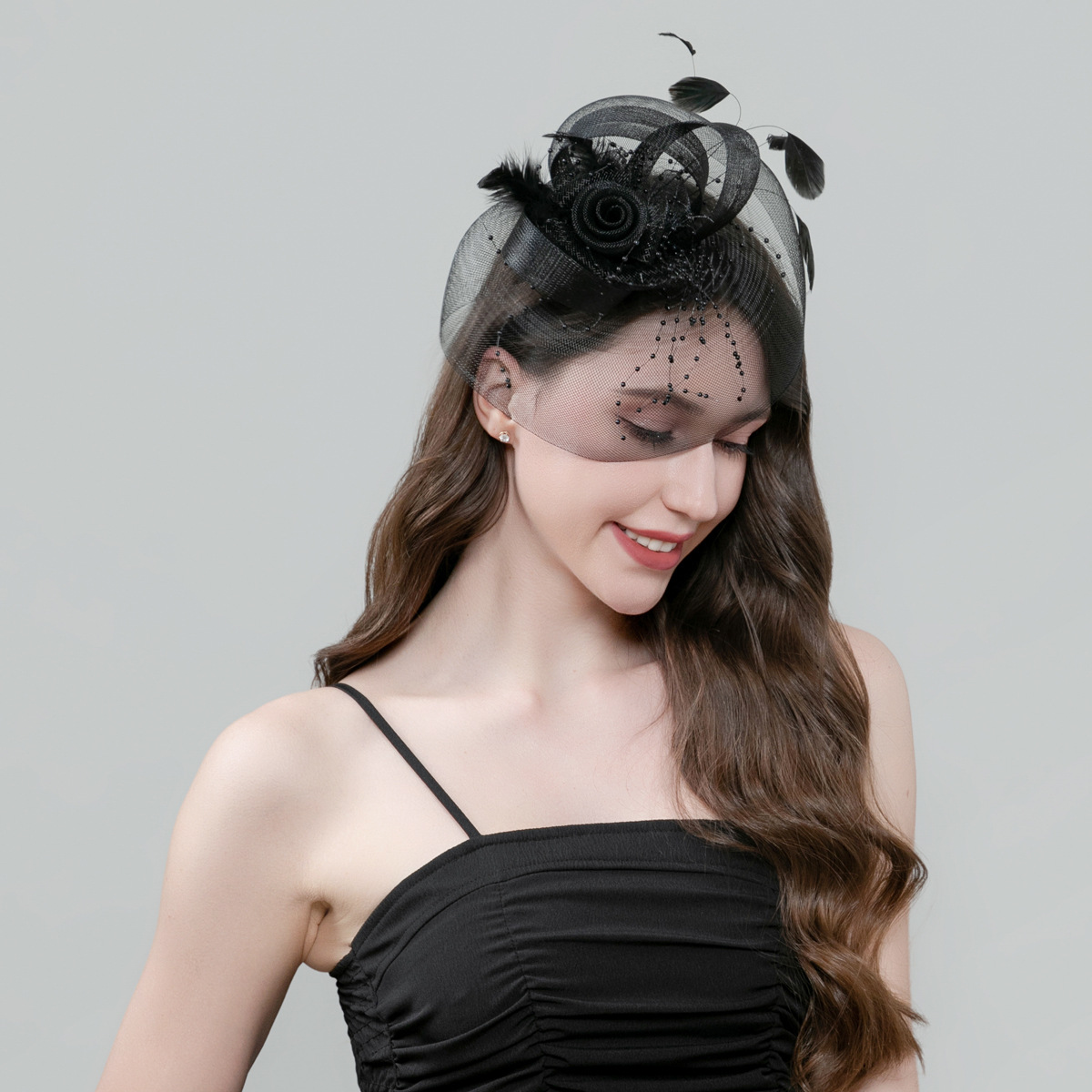 European and American high-end trendy feather mesh small hat, bridal party cheongsam headpiece, socialite annual meeting and runway hair accessory