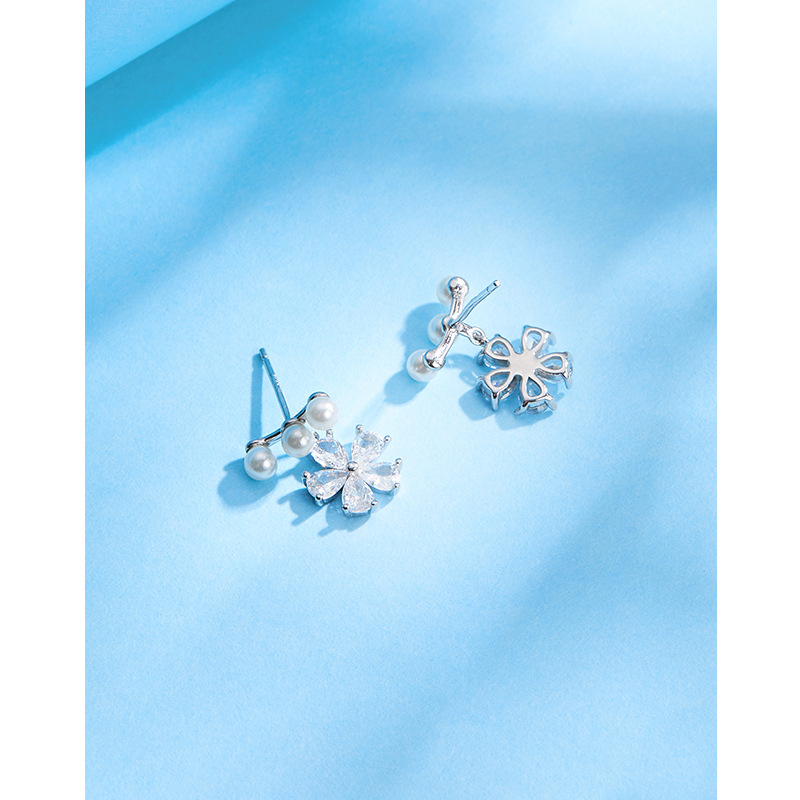 Pendientes de perlas de flores Pendientes de diseño de nicho de plata esterlina 925 para mujeres 2023 nuevos pendientes de temperamento de alta calidad de lujo ligero