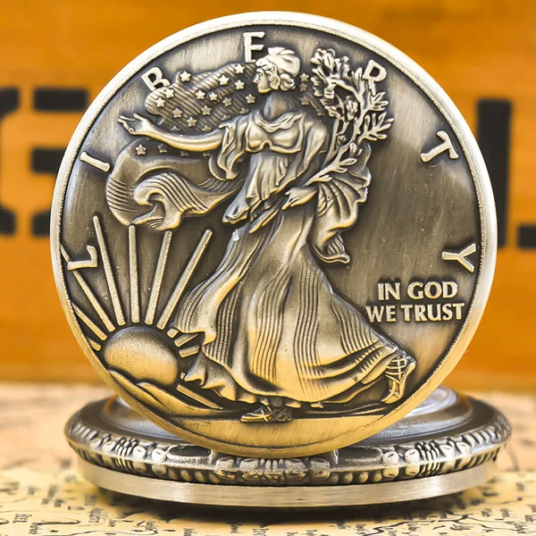 1:1 Spreading Wings Eagle 2025 American Eagle Coin Pocket Watch Statue of Liberty Necklace Flip Cover Watch Unisex Commemorative Quartz Watch