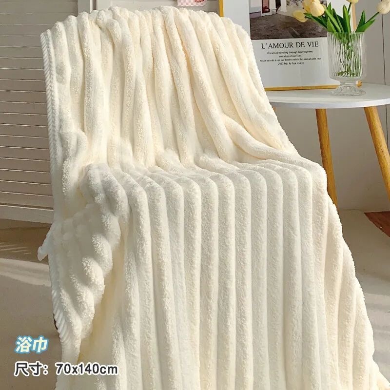 Coral fleece bath towel, hair drying cap, two-piece set for women, new model, wearable and wrapable, for adults, made of pure cotton, absorbent and non-shedding Coral fleece bath towel, hair drying cap, two-piece set for women, new model, wearable and wrapable, for adults, made of pure cotton, absorbent and non-shedding
