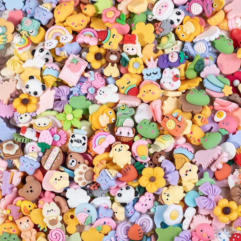 Tiktok Venta caliente DIY accesorios de resina al por mayor al azar mezclado parche de dibujos animados accesorios para el cabello material en stock peso del coche
