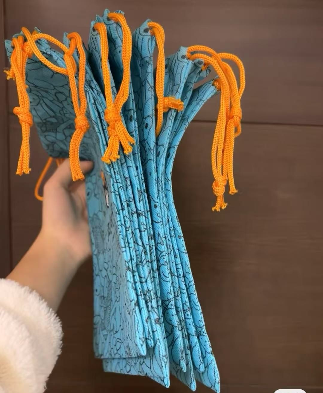 고래 + 더스트백