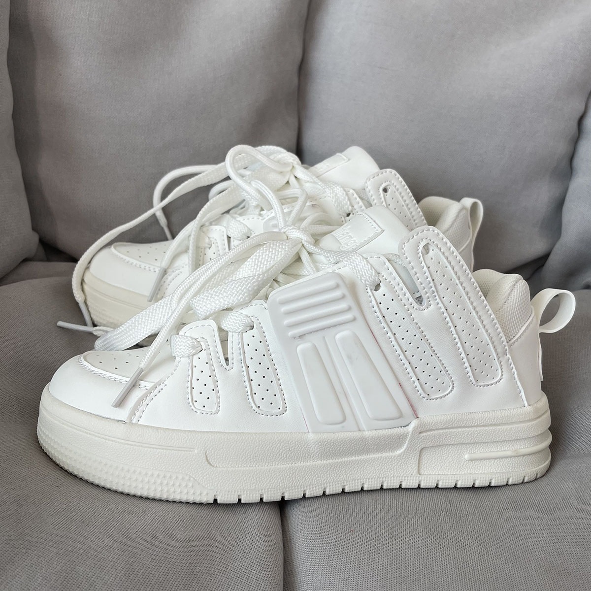 Xu Lingchao Brand Thick Sole Contrast Bread Chic College Couple Sports Board Small White Shoes_voghion.com