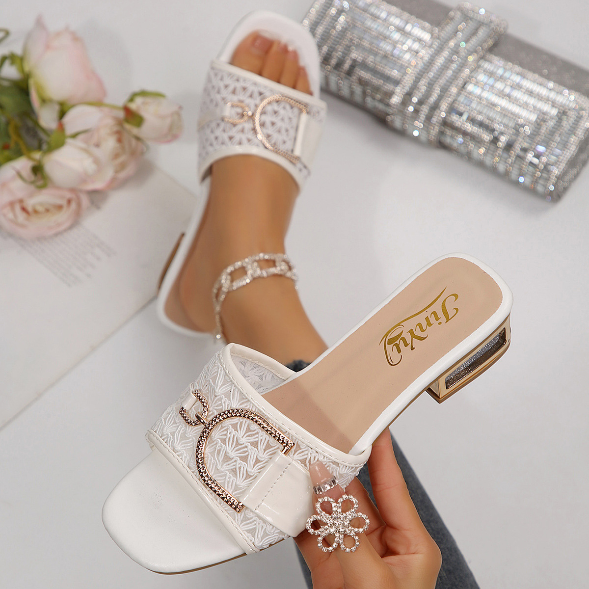 Sandalias de Tacón Alto para Mujer de Cuero Sintético con Punta Cuadrada y Cadena Decorativa para Verano image 7