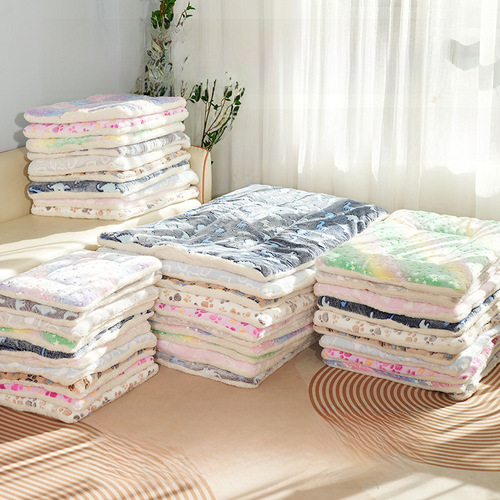 Cross-border Autumn/Winter Pet Cotton Pads and Beds with Thick Padding for Cats and Dogs, Pet Blankets and Quilts, Wholesale