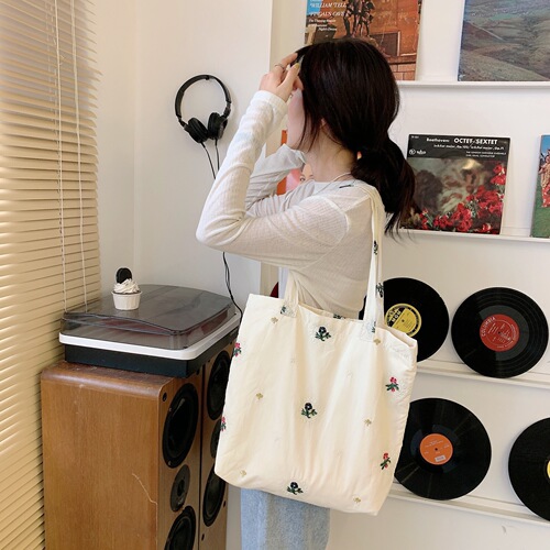 27192 Bag Women's Embroidered Flower Canvas Bag Trendy French Girl's Shoulder Underarm Bag College Student Bag