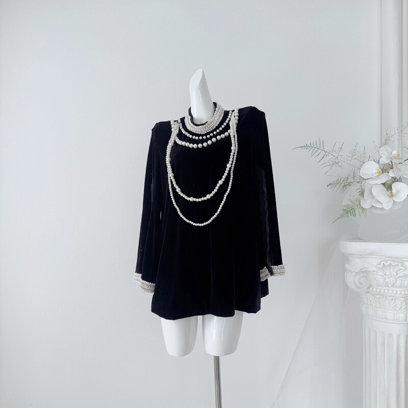 Long-sleeved dress for women, elegant and luxurious, suitable for birthdays, with heavy beaded lace and velvet short skirt Long-sleeved dress for women, elegant and luxurious, suitable for birthdays, with heavy beaded lace and velvet short skirt