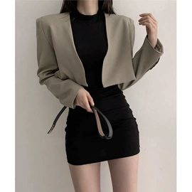 连衣裙;时尚休闲套装;女式衬衫