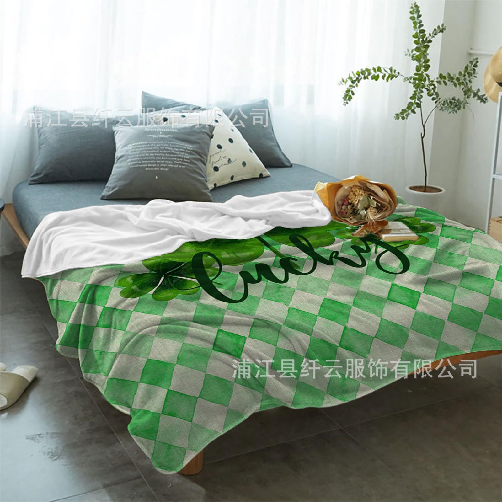 flannel elegant comfortable duvet with diamond pattern