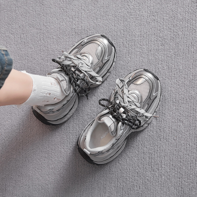 Zapatos de zapato para padres y mujeres 2026 nuevos zapatos deportivos de primavera retro gris plateado zapatos de carrera casuales