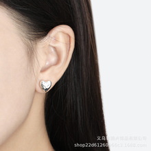 �羳���R�d�����p���LС�����Ķ�ᔰٴ�߼���Ů�ް����Ķ��h�Ʒ