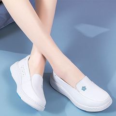 新款夏季四季不累腳護士鞋女舒適軟底防滑透氣百搭真皮防臭平底鞋