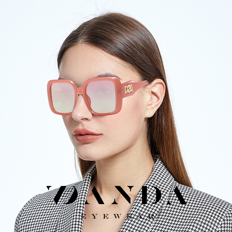 En stock gafas de sol polarizadas al por mayor tendencia de la moda gafas de sol de las nuevas mujeres TR7559 gafas de sol a prueba de sol