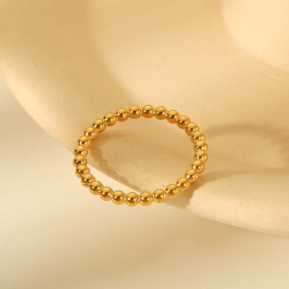 Anillo de acero de titanio estilo INS, color dorado, diseño versátil y exclusivo, lujo de alta gama, personalidad vintage, anillo para el dedo índice que no se decolora.