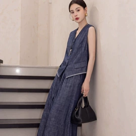 小西装;半身裙;女式衬衫