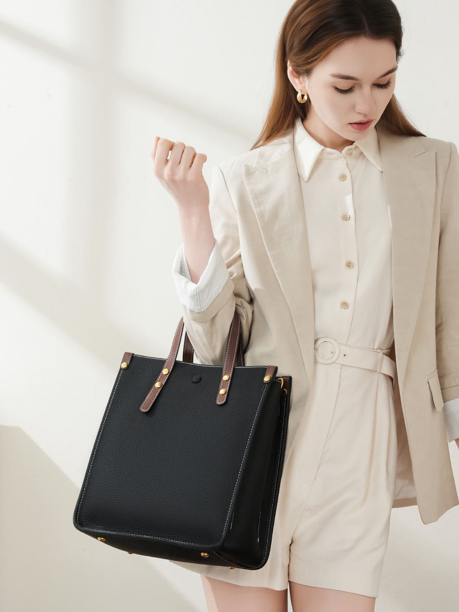 Fashionable purse