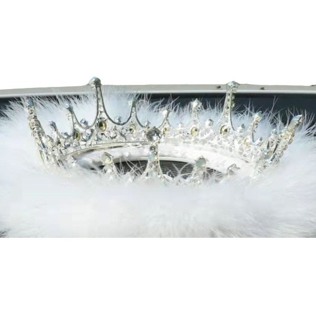 Corona de automóviles almohadilla antideslizante de lana corona de pluma alta almohadilla de diamante corona de pluma blanca decoración de la corona