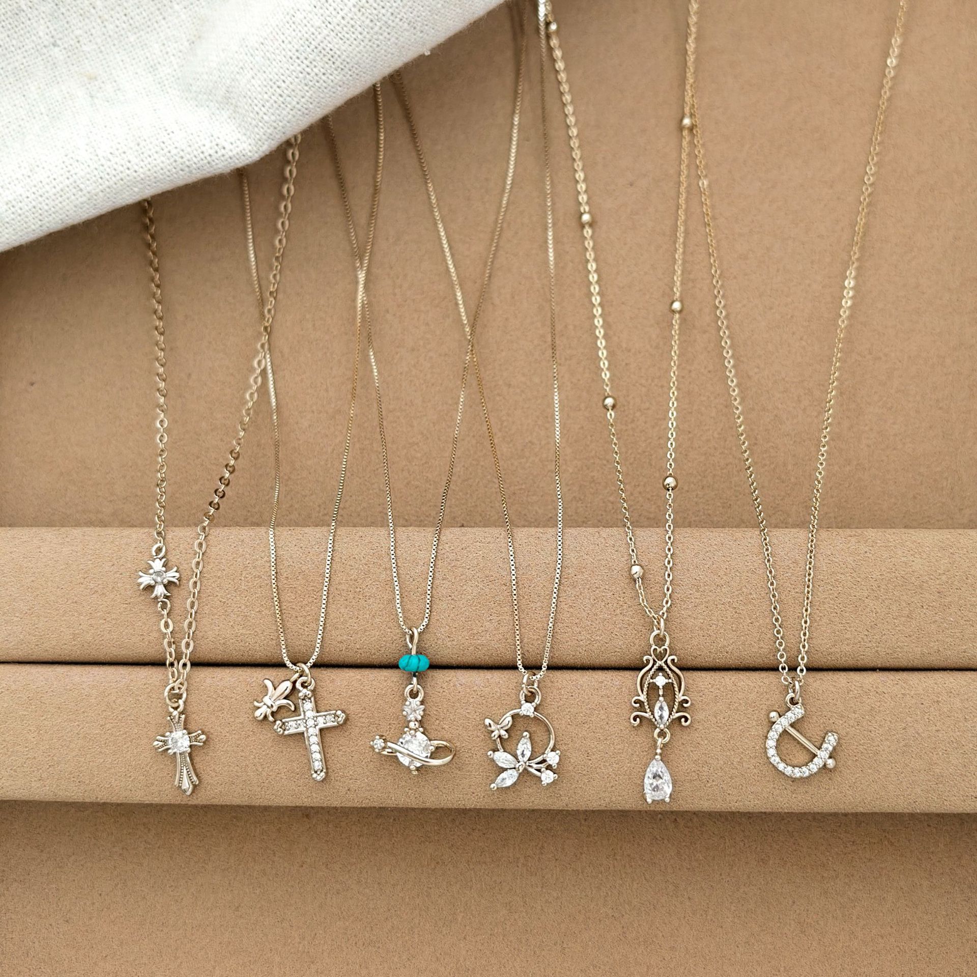 Kajin Fashionable Simple Full-Diamond Cross Pendant Necklace for Women, Personalized Light Luxury Versatile High-End Clavicle Chain Wholesale