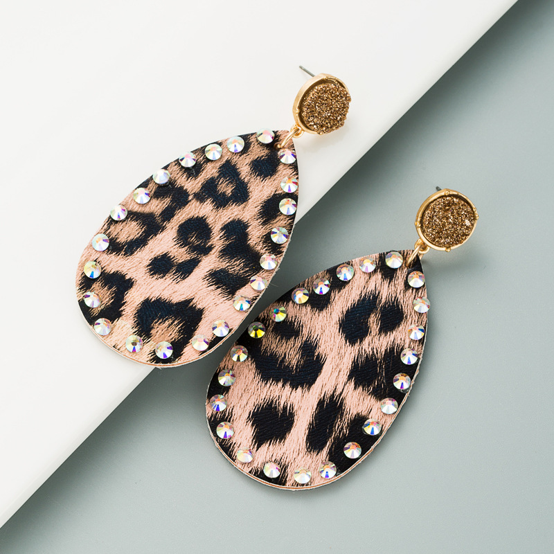 Creative Leather Double-sided Leopard Print Earrings display picture 4