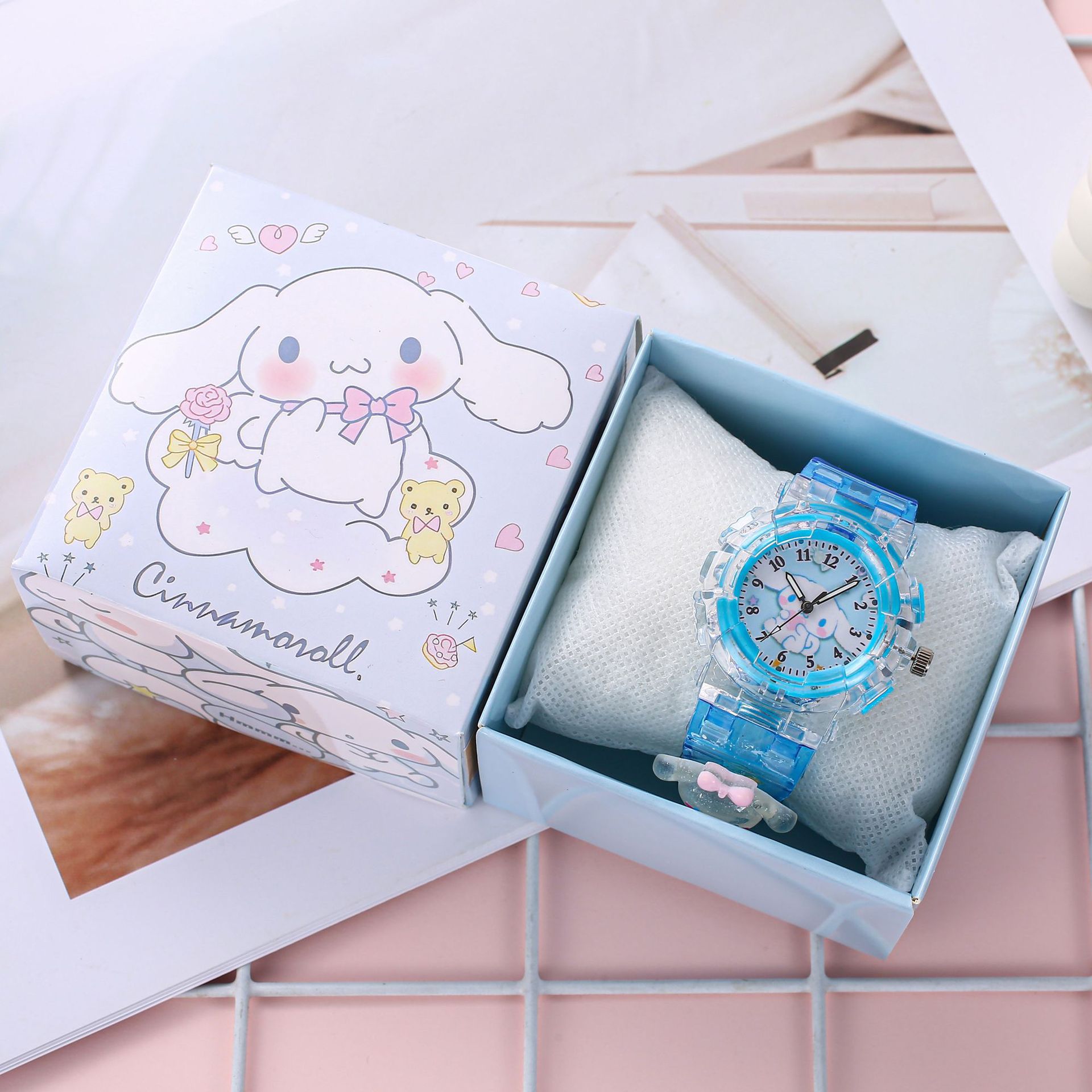 Reloj para niños Dibujos animados Sanrio Kulomi Reloj electrónico luminoso Reloj de cuarzo con puntero digital para estudiantes de primaria y secundaria