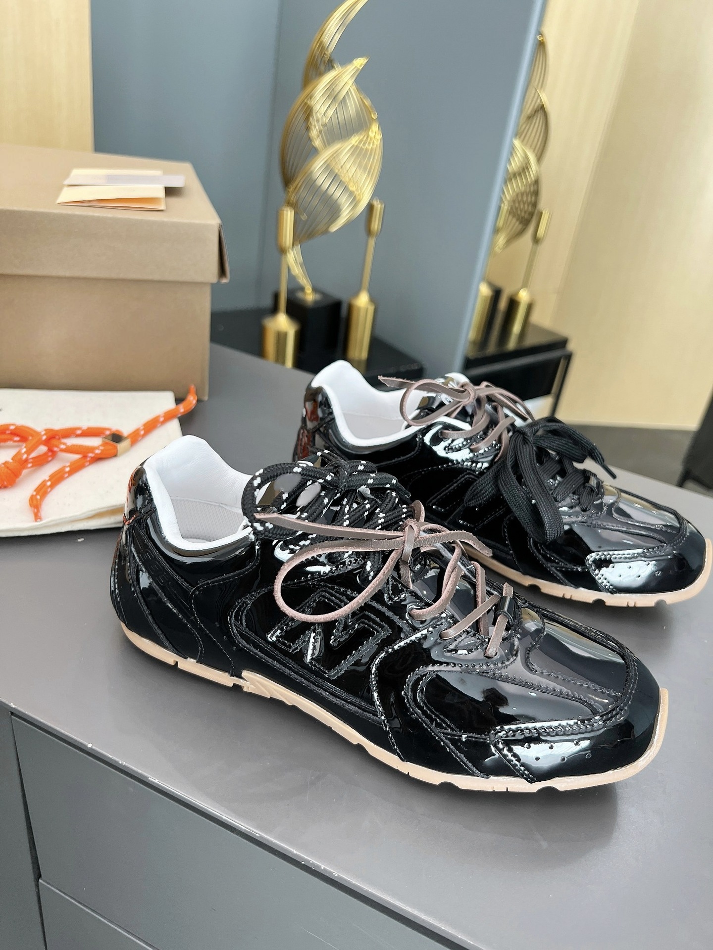 Zapatillas deportivas Agande de suela blanda y punta redonda, estilo casual y sencillo, con cordones bicolor de la marca Miaojia 530, estilo versátil para parejas.