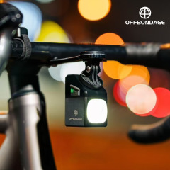 自転車ライトのヘッドライトは夜に乗って充電します。