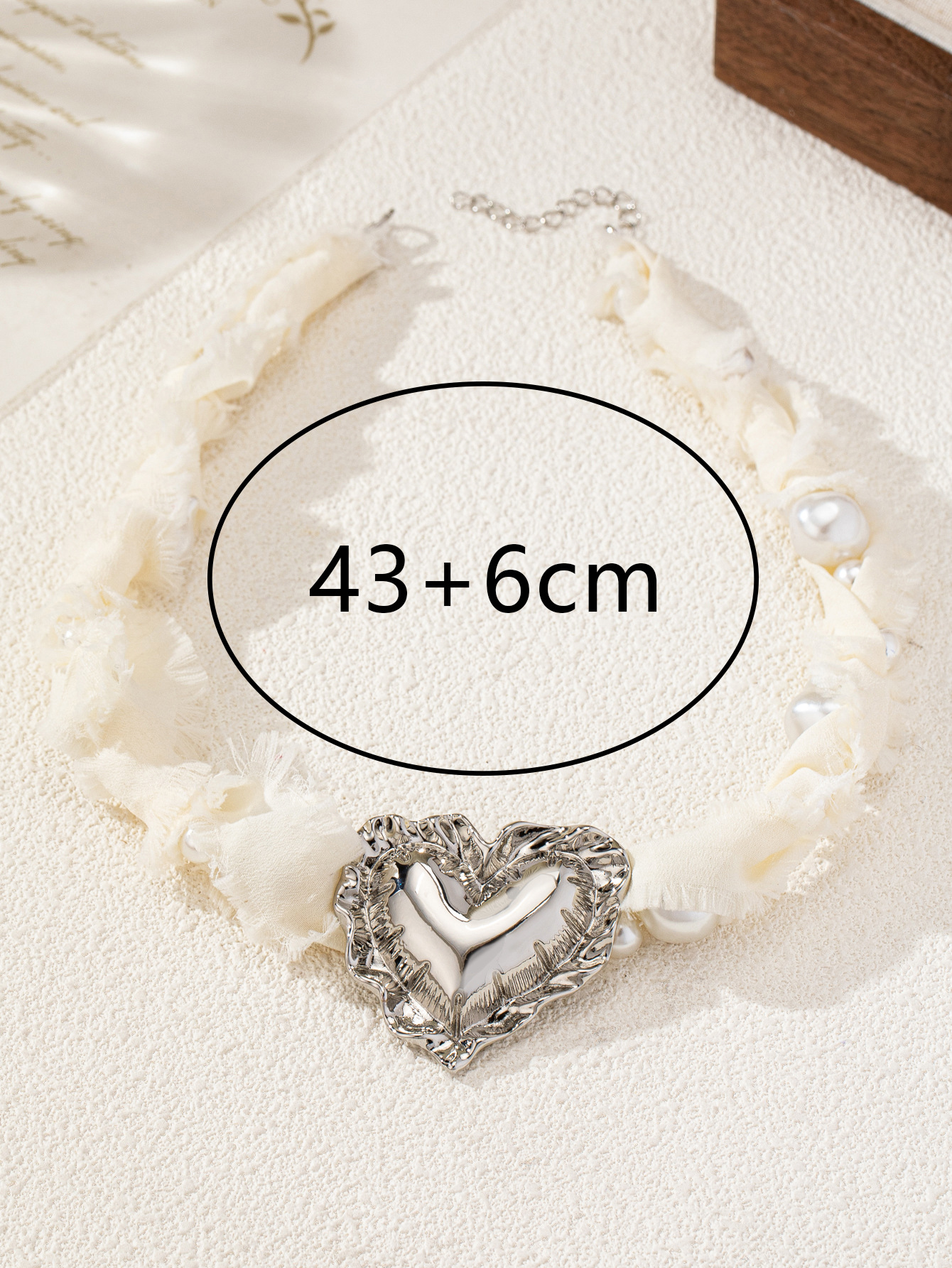 Classic Style Streetwear Heart Shape Alloy Bandana Cloth Silk Scarf Cord Cord String Choker Wholesale display picture 6