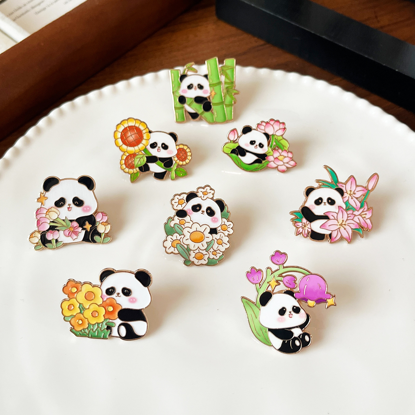 Creative cute brooch