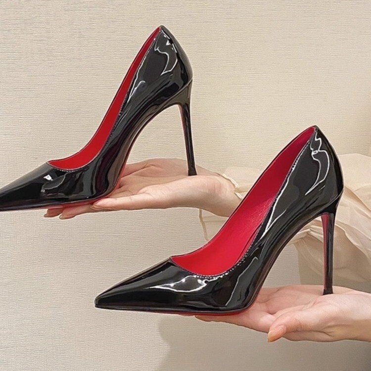 2025 Black Patent Leather Red-Soled High-Heeled Shoes with Pointed Toe, Shallow Mouth, and Thin Heels, Suitable for Nightclubs and Work, with a Light Luxury and High-End Feel