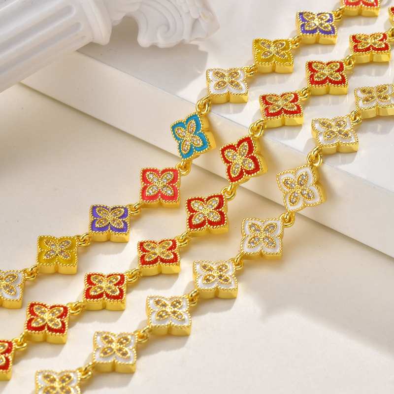Women's copper material golden four-leaf flower bracelet cross-border all-match niche style retro colored zircon wholesale