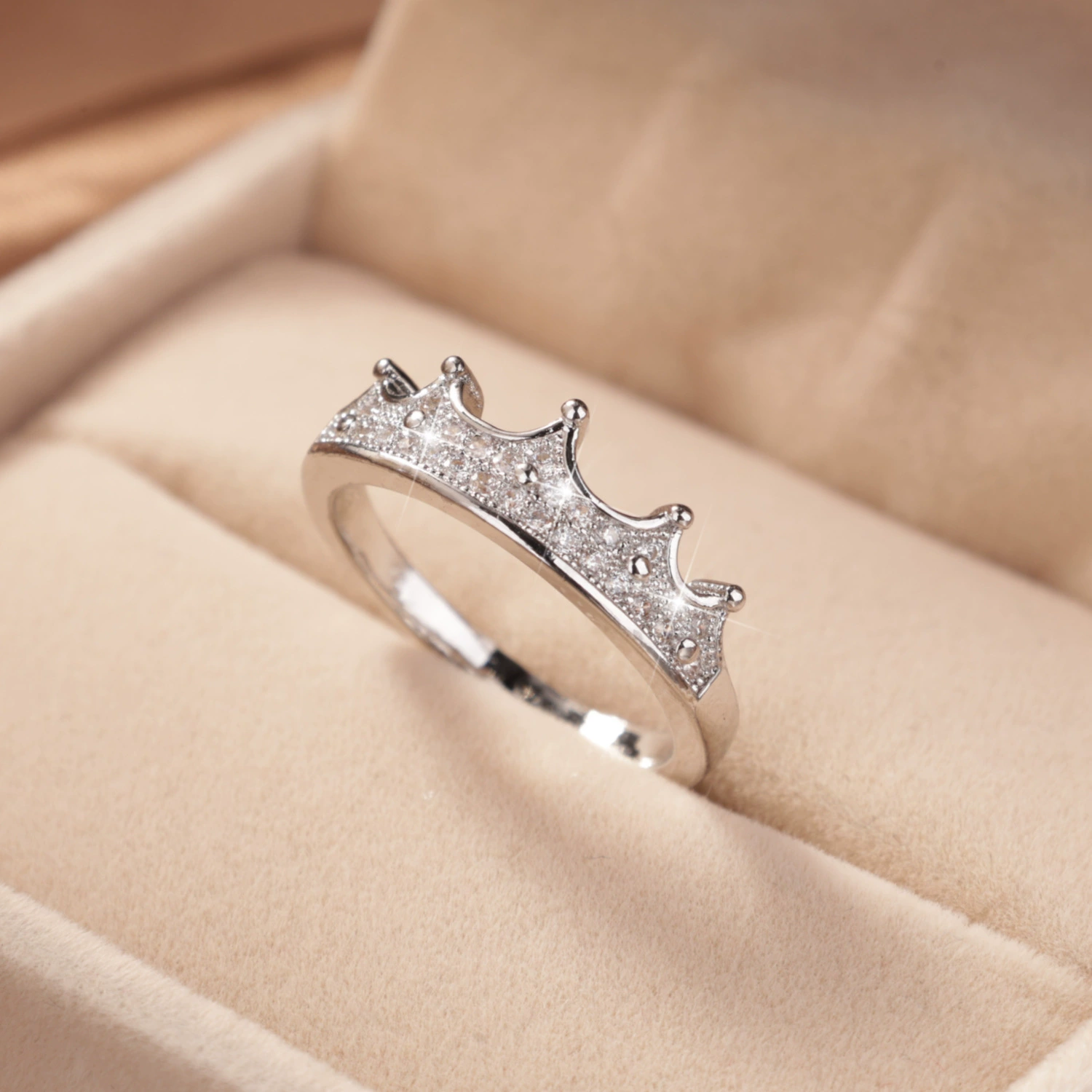 Европейские и американские свадебные кольца блестящие имитационные бриллианты циркон медно-покрытые платиновым кольца для женщин мужчин минималистские классические кольца