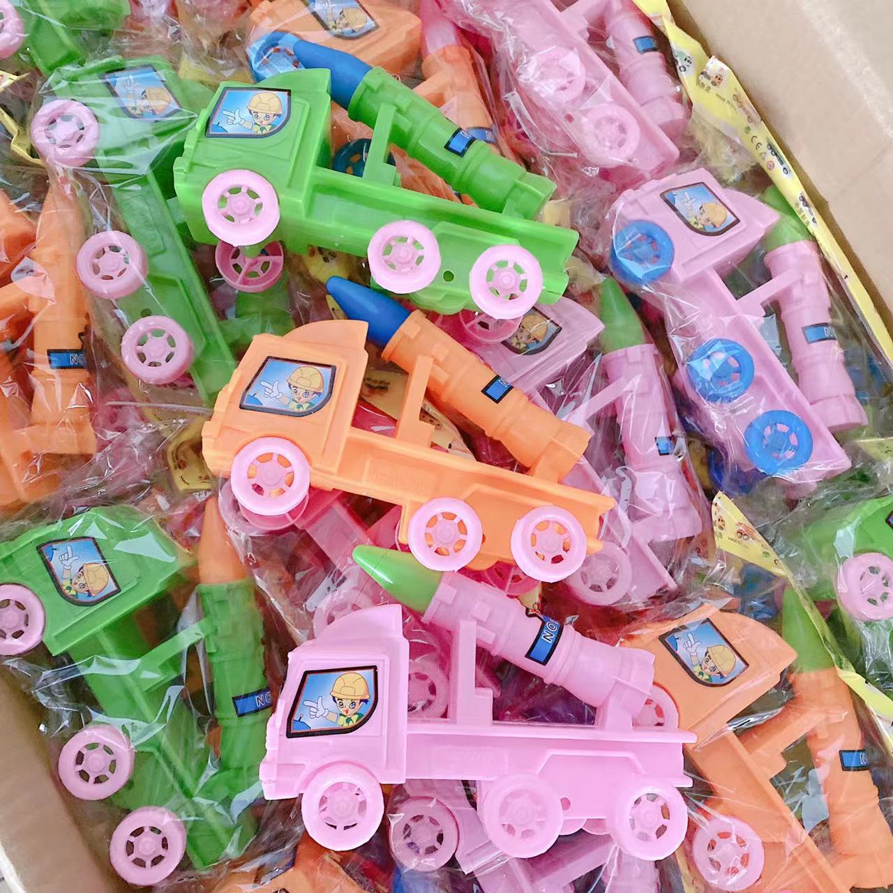 Juguetes para niños playa Tarjeta de succión juguete pistola juego casa juguete pintura juguetes 2 yuanes grandes almacenes al por mayor