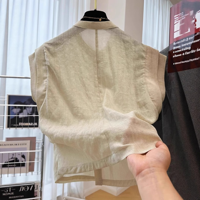 ニッチなデザインのシックな女性用半袖コットンとリネンシャツ、夏用の薄いフレンチスタイルのショートフライングスリーブトップ、トレンディです。|undefined