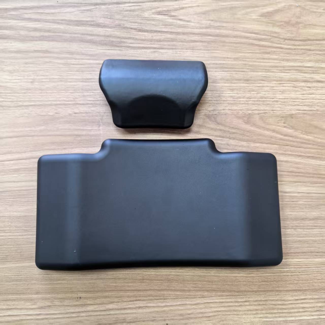 Pu Foam Self-Skinning Motorcycle Tail Box Backrest, Aluminum Alloy Tail Box Cushion, Finished Backrest Wholesale in Stock