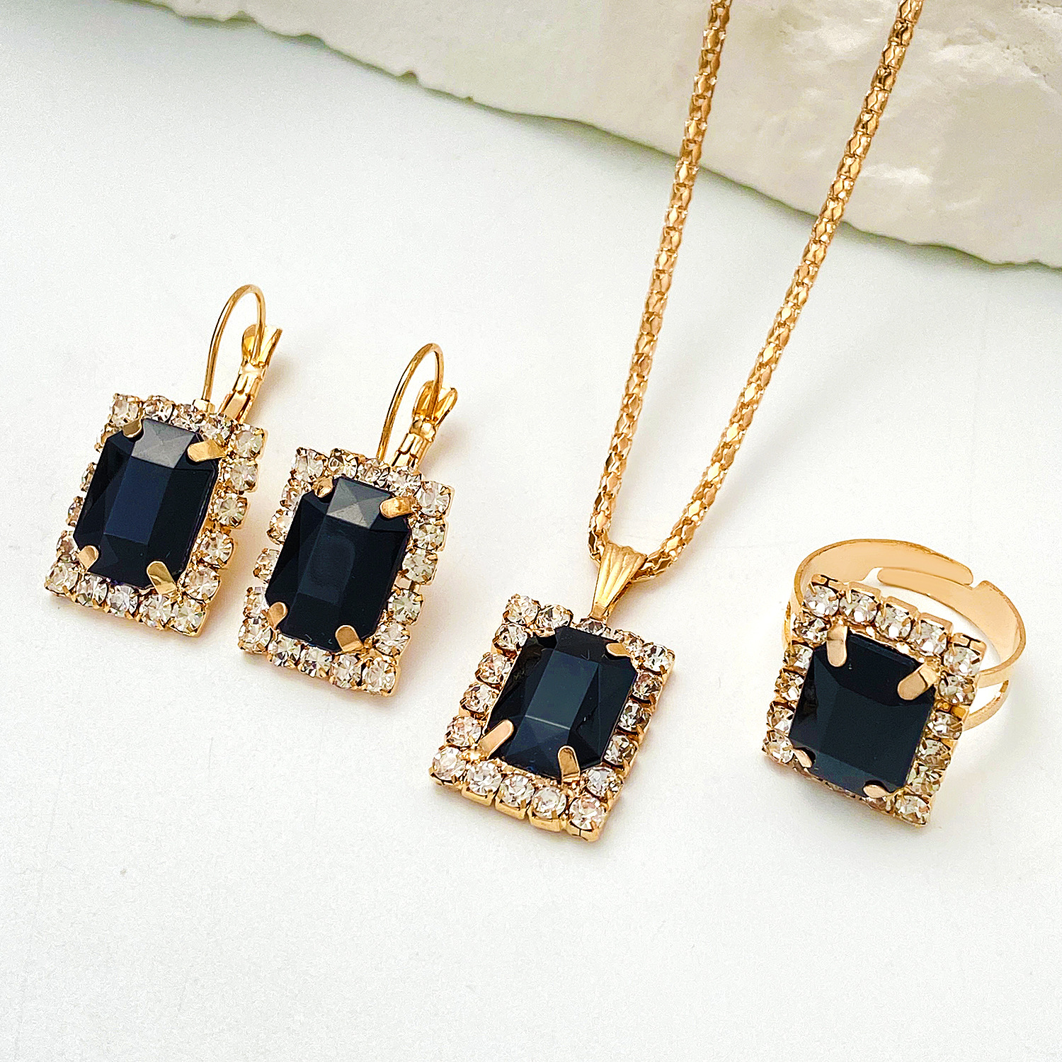 Europeo y americano personalizado amor rhinestone collar pendientes anillo traje brillante joyería nupcial fábrica al por mayor conjunto de tres piezas